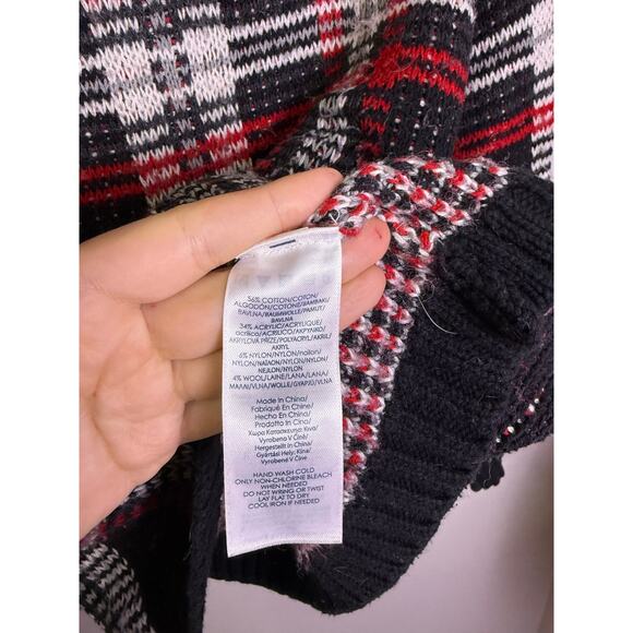 Chaps Women’s Plaid Knit Sweater Black Red White Fuzzy Texture Size L - Picture 4 of 5